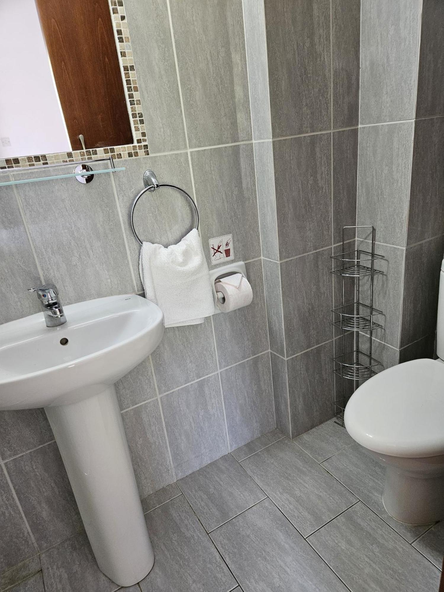 The Brightstay Paphos, 2 Bed Apt, Paphos Riviera, Universal Eksteriør bilde
